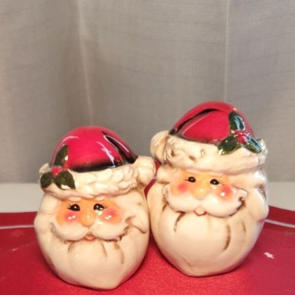 Old World Santa Claus Salt and Pepper Shakers Kitschy Face ~Vintage~ - Picture 2 of 5